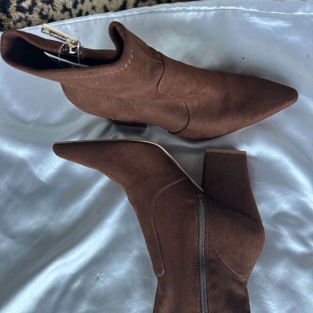 Jessica Simpson Short Brown boots in a size 10